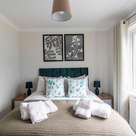 Spacious Sea View 2 Bedroom Sleeps 6-Free Parking 본머스 외부 사진