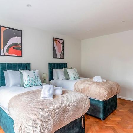 Spacious Sea View 2 Bedroom Sleeps 6-Free Parking 본머스 외부 사진