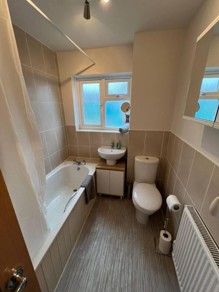 Spacious Sea View 2 Bedroom Sleeps 6-Free Parking 본머스 외부 사진